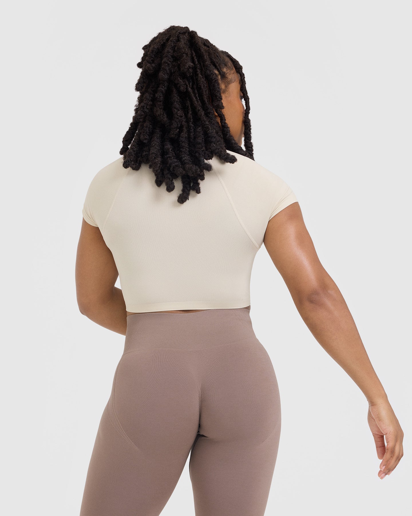 Alternative view of Go To Seamless Fitted Crop Top | Sand