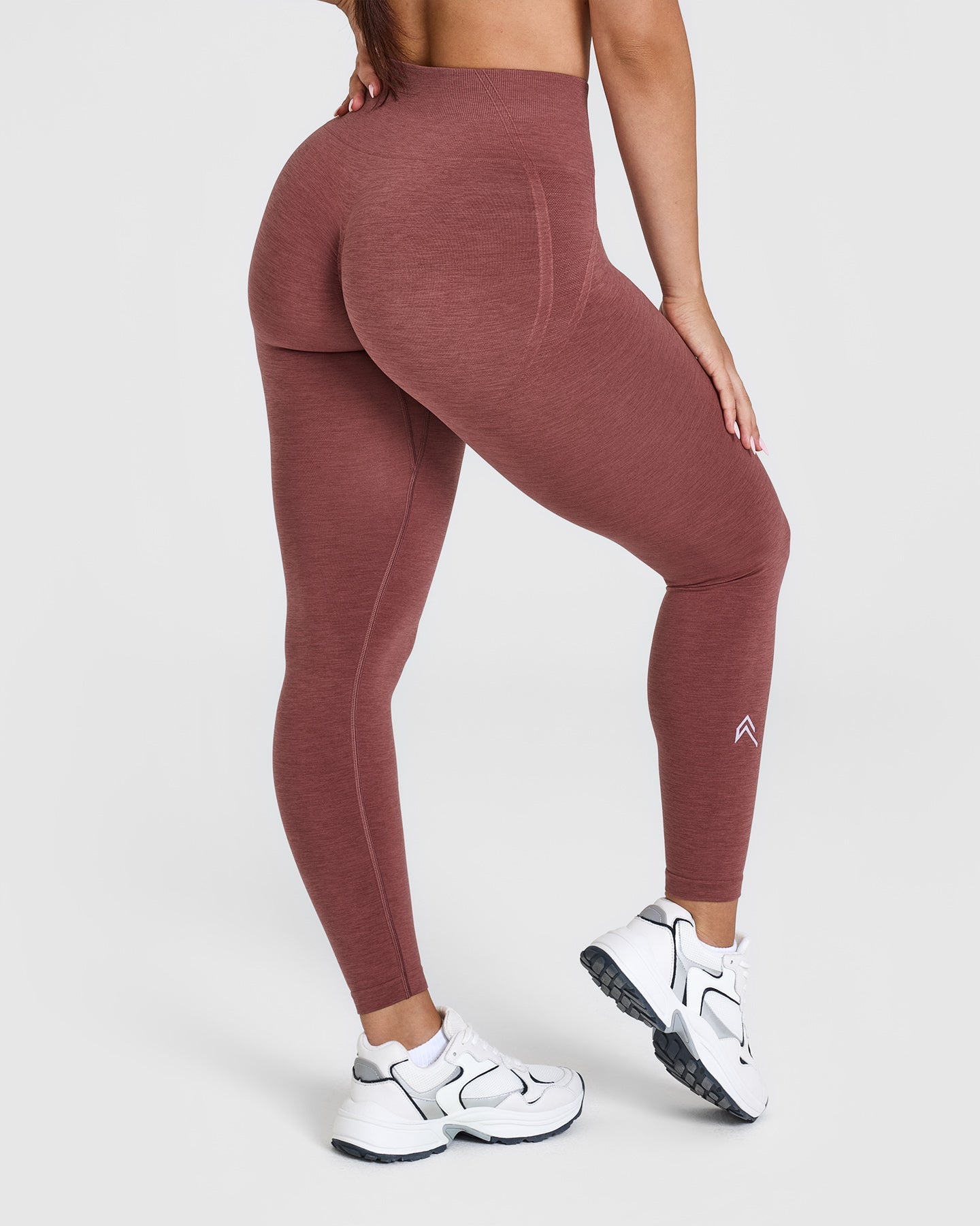 Alternative view of EffortlessLift Seamless Leggings with White Logo | Berry
