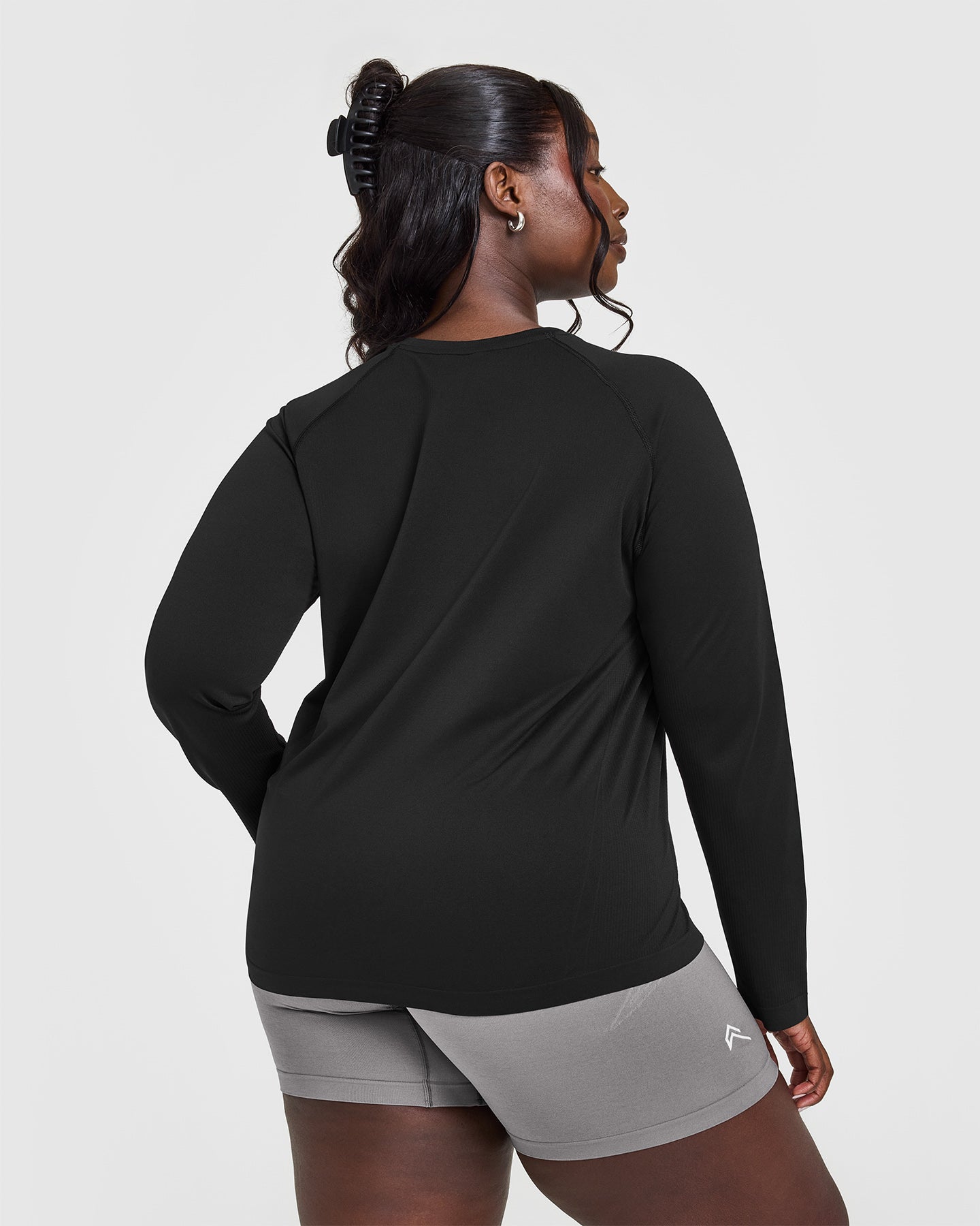 Alternative view of Go To Seamless Loose Long Sleeve Top | Black