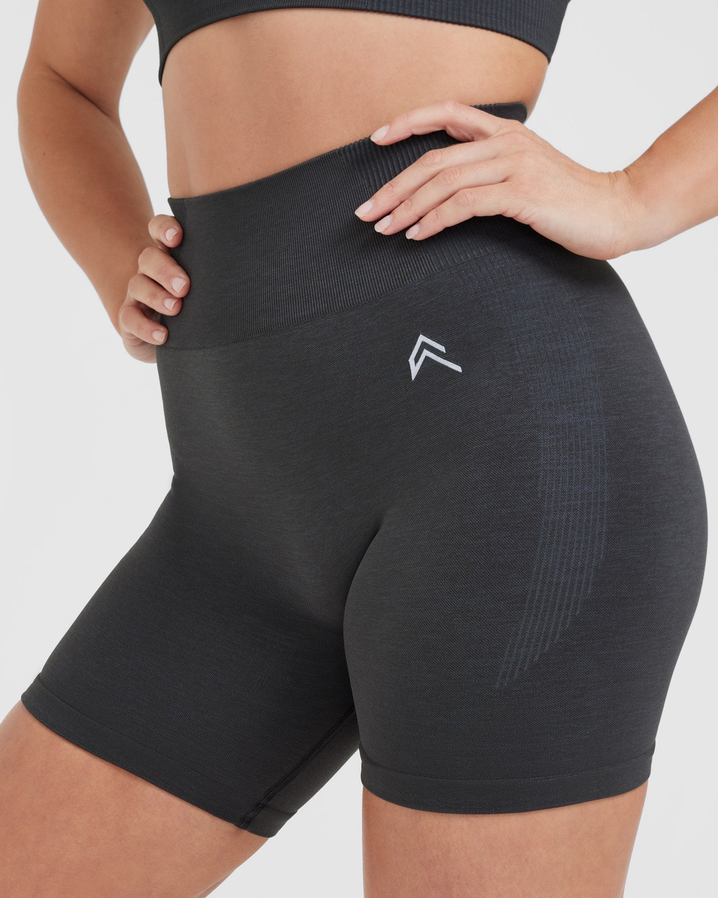 Classic Seamless 2.0 Mid Shorts | Coal Marl - Image 4