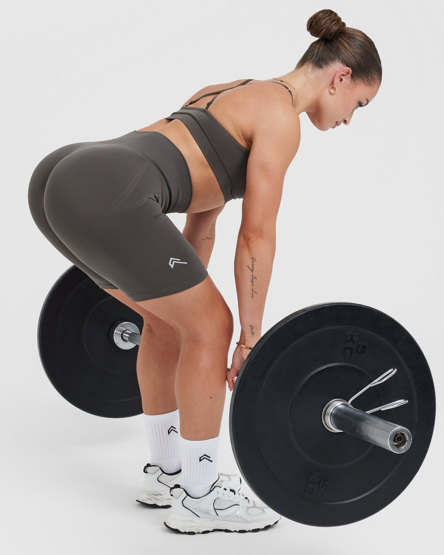 EffortlessLift Seamless Cycling Shorts with White Logo | Deep Taupe - Image 3