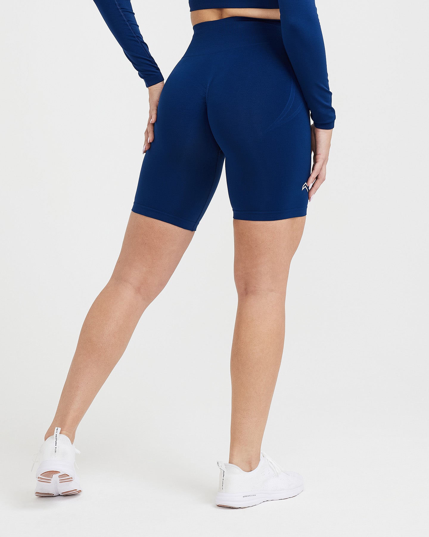 EffortlessLift Seamless Cycling Shorts with White Logo | Midnight - Image 4