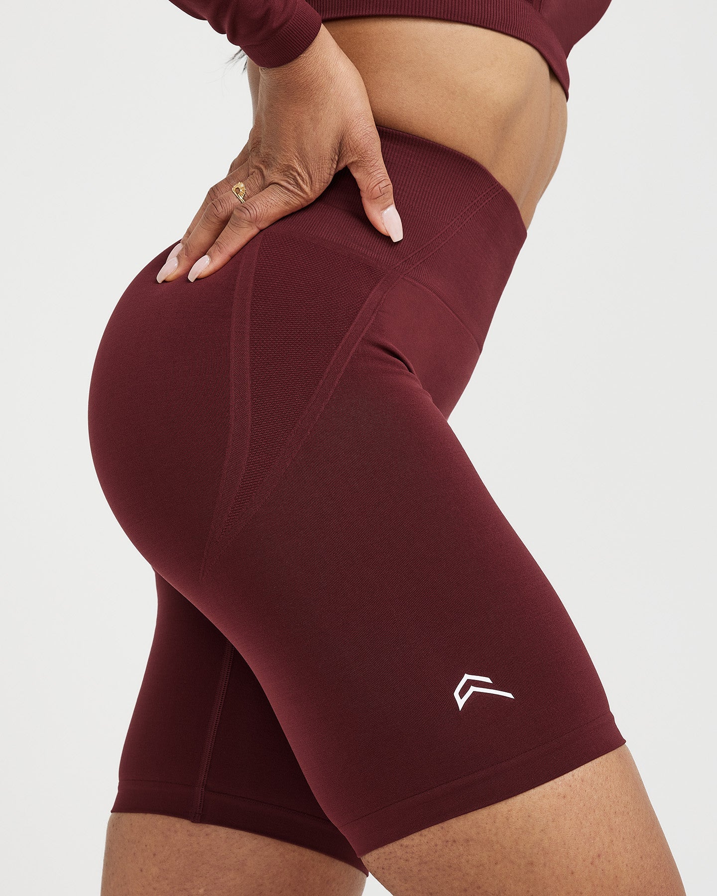 EffortlessLift Seamless Cycling Shorts with White Logo | Rosewood - Image 5