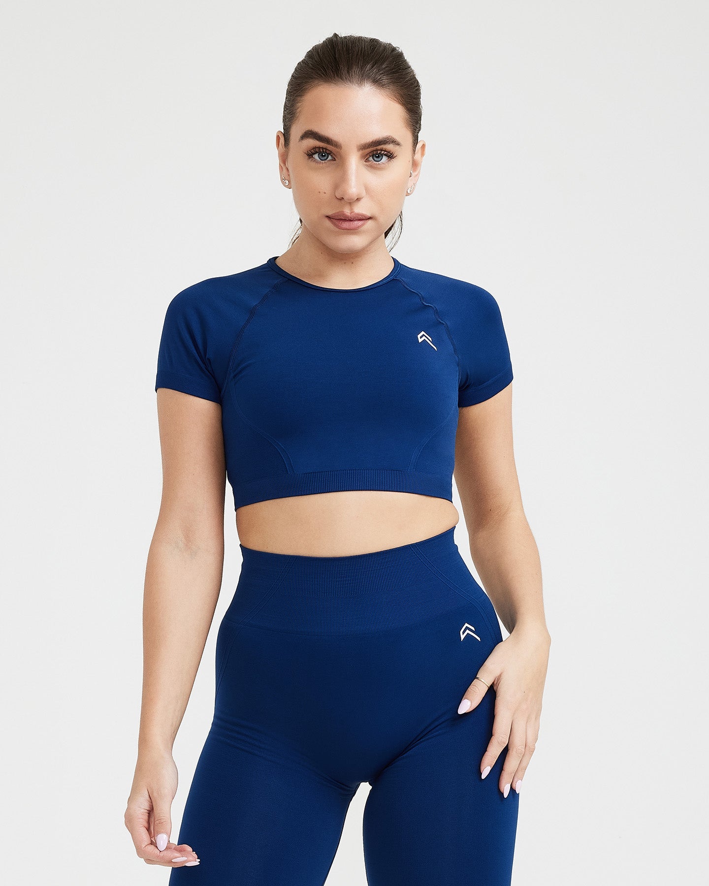 EffortlessLift Seamless Short Sleeve Crop Top with White Logo | Midnight