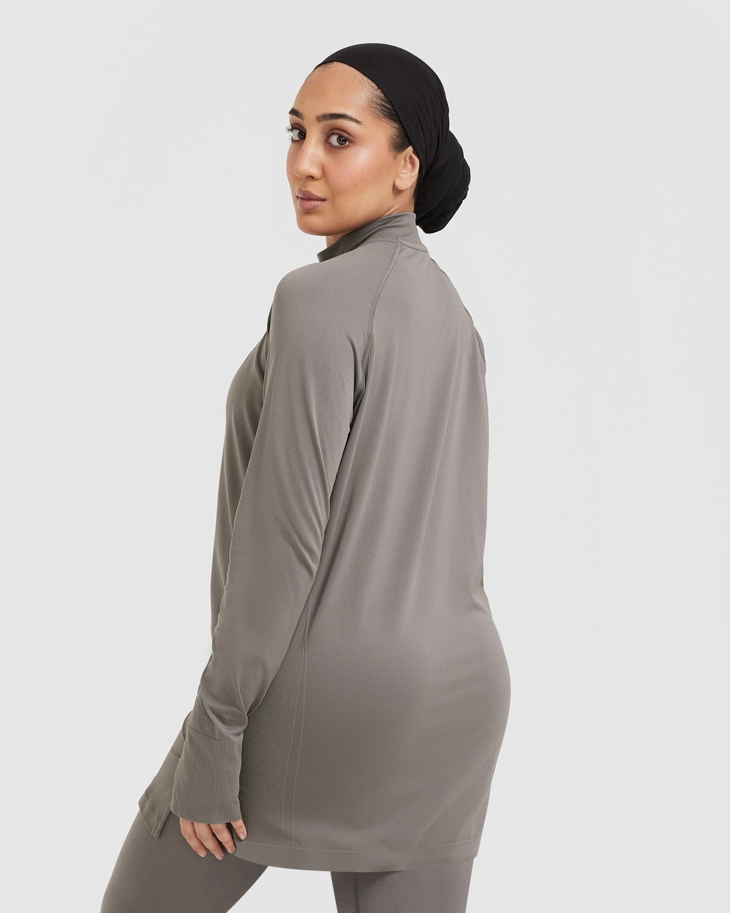 Alternative view of Go To Seamless Loose Long Sleeve Longline Top | Ash Grey