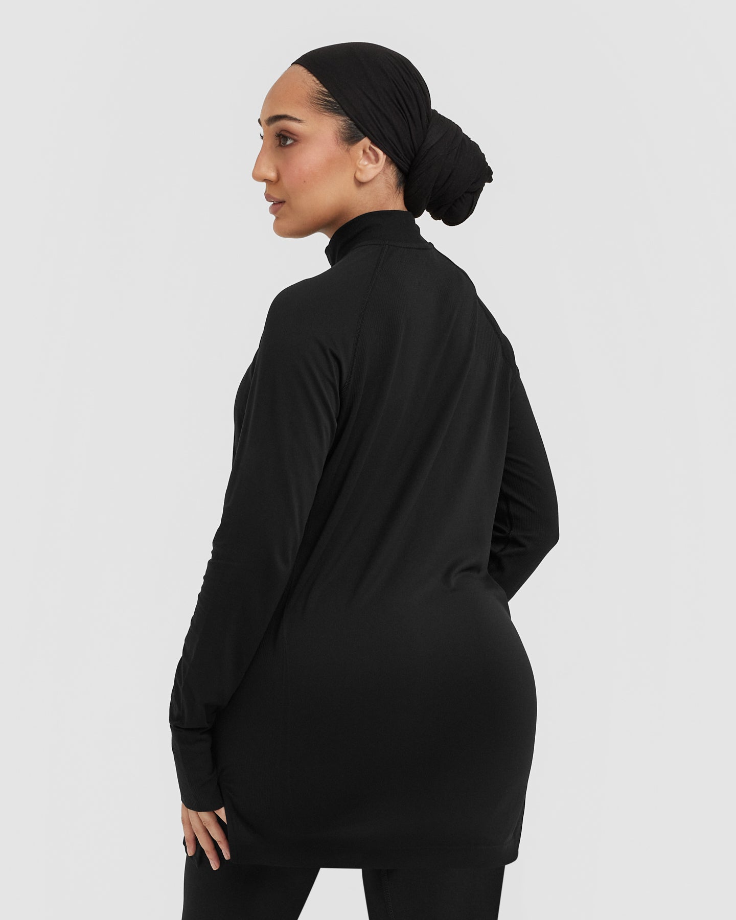 Alternative view of Go To Seamless Loose Long Sleeve Longline Top | Black