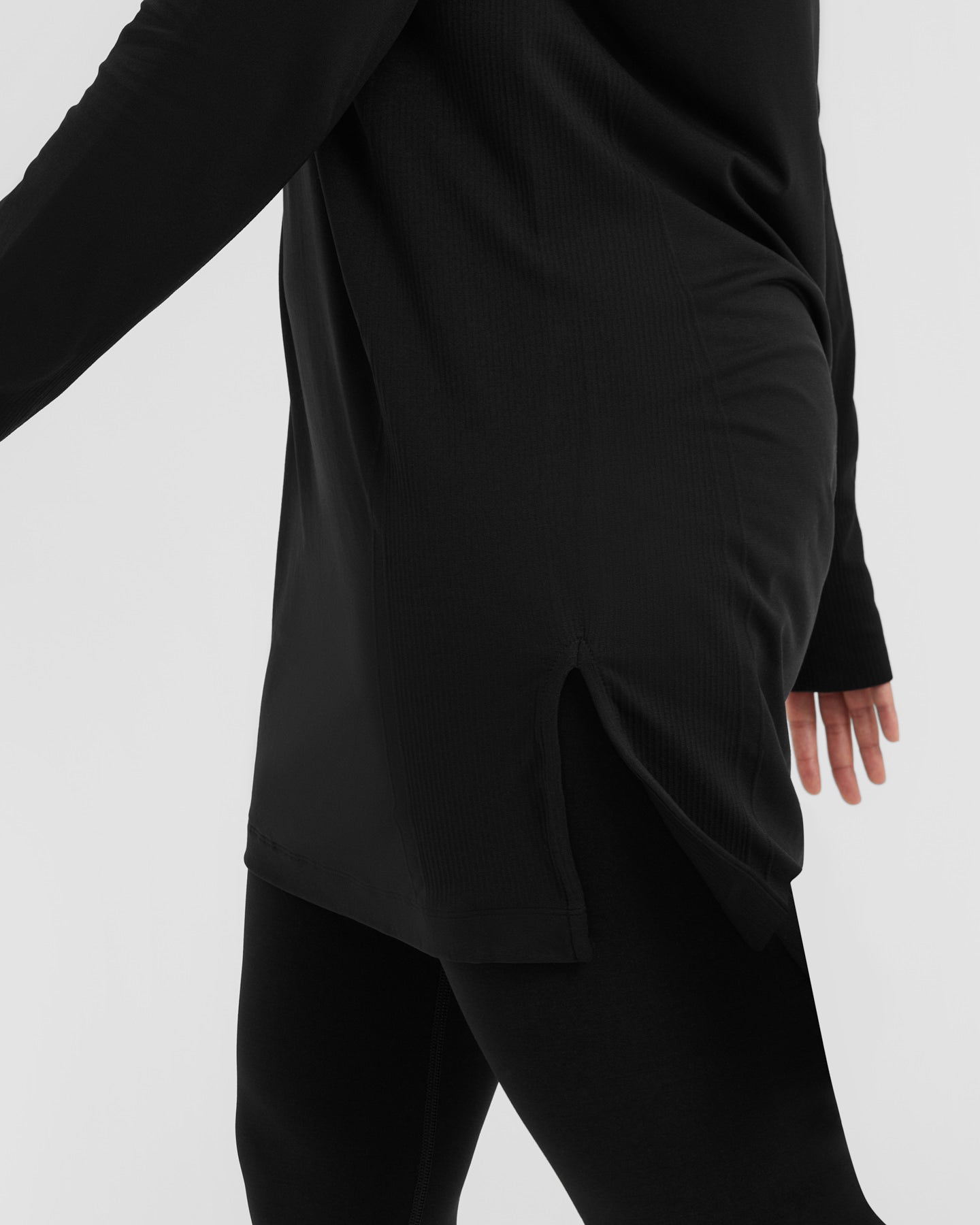 Go To Seamless Loose Long Sleeve Longline Top | Black - Image 5