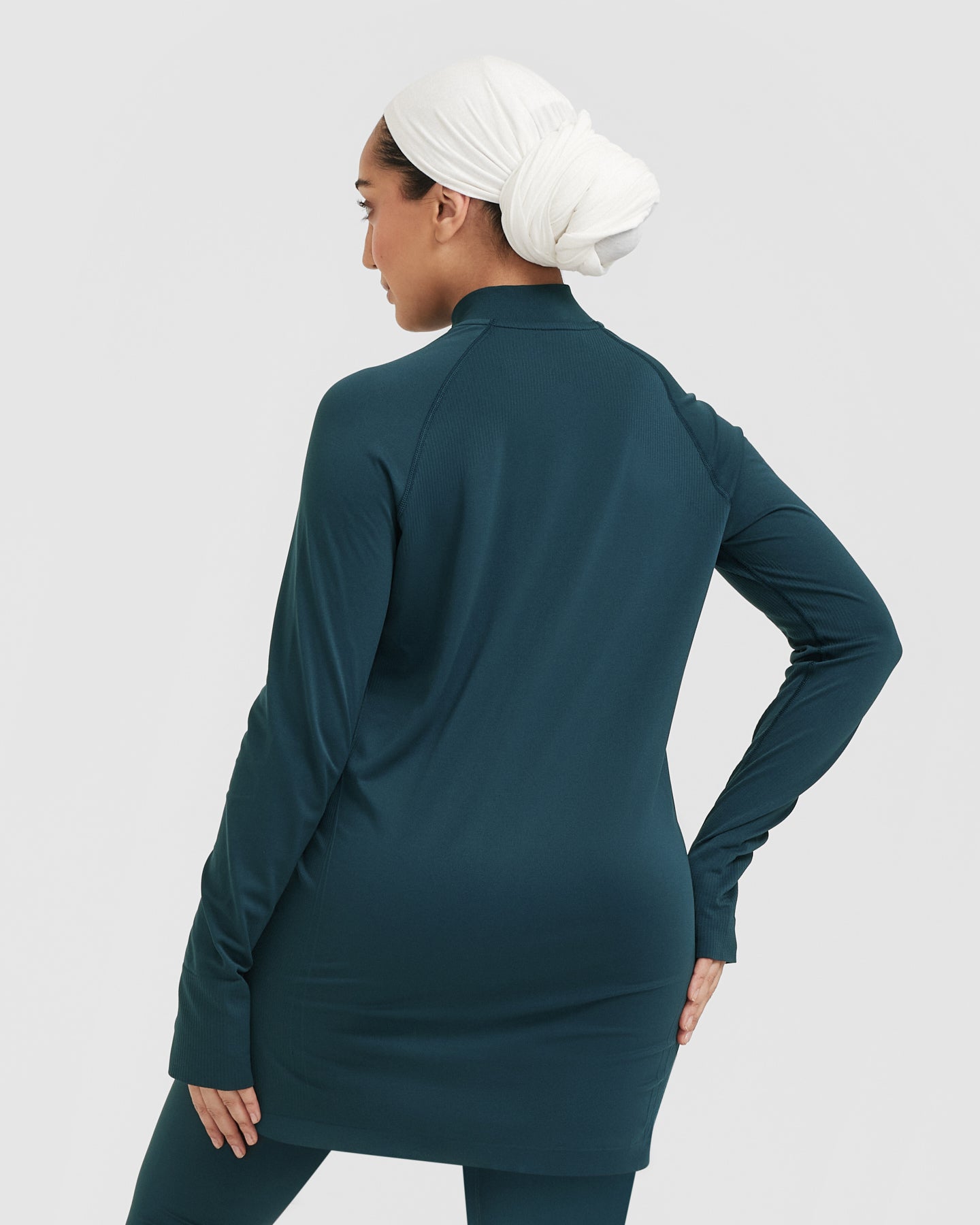 Alternative view of Go To Seamless Loose Long Sleeve Longline Top | Oil Blue