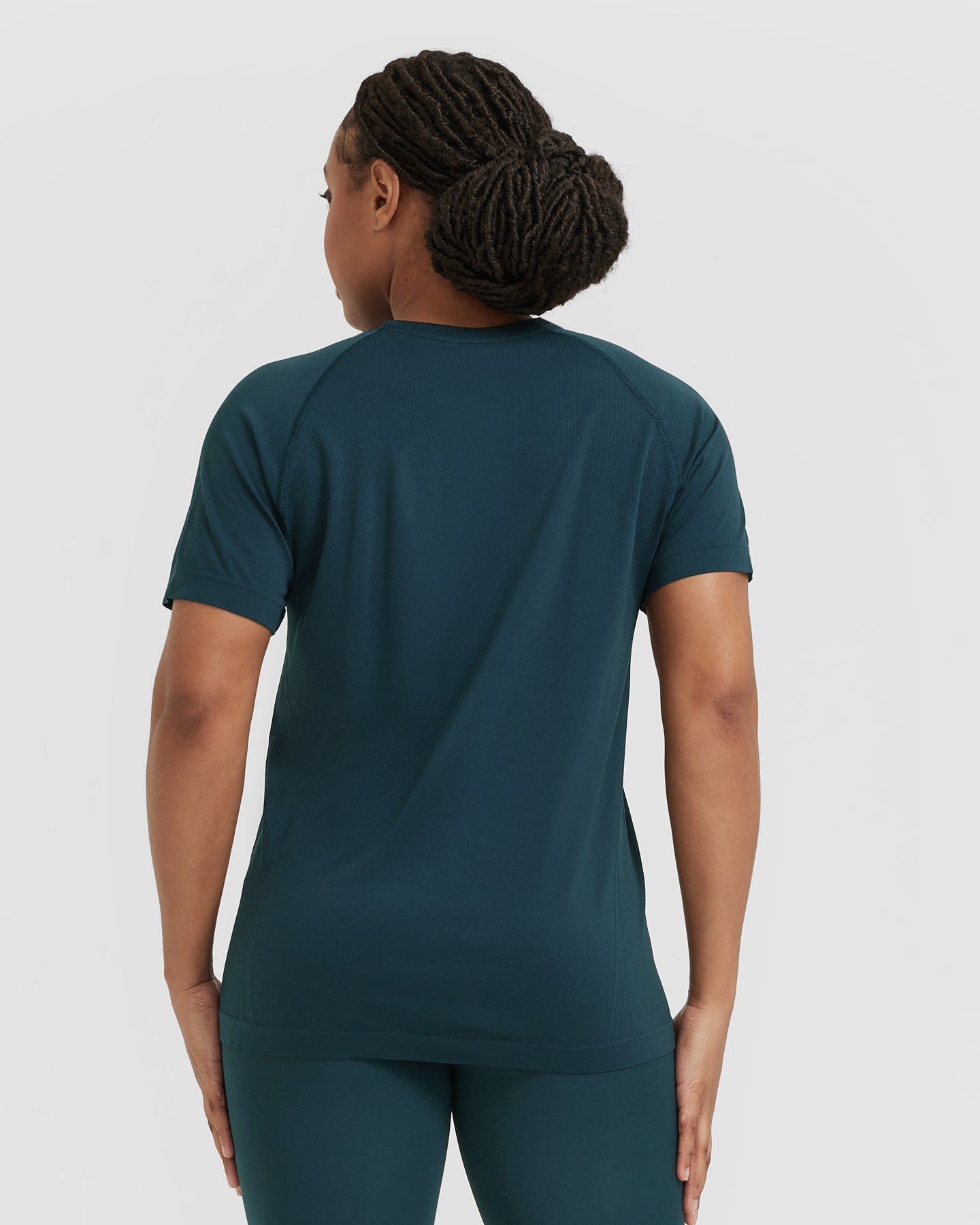 Alternative view of Go To Seamless Loose Top | Oil Blue