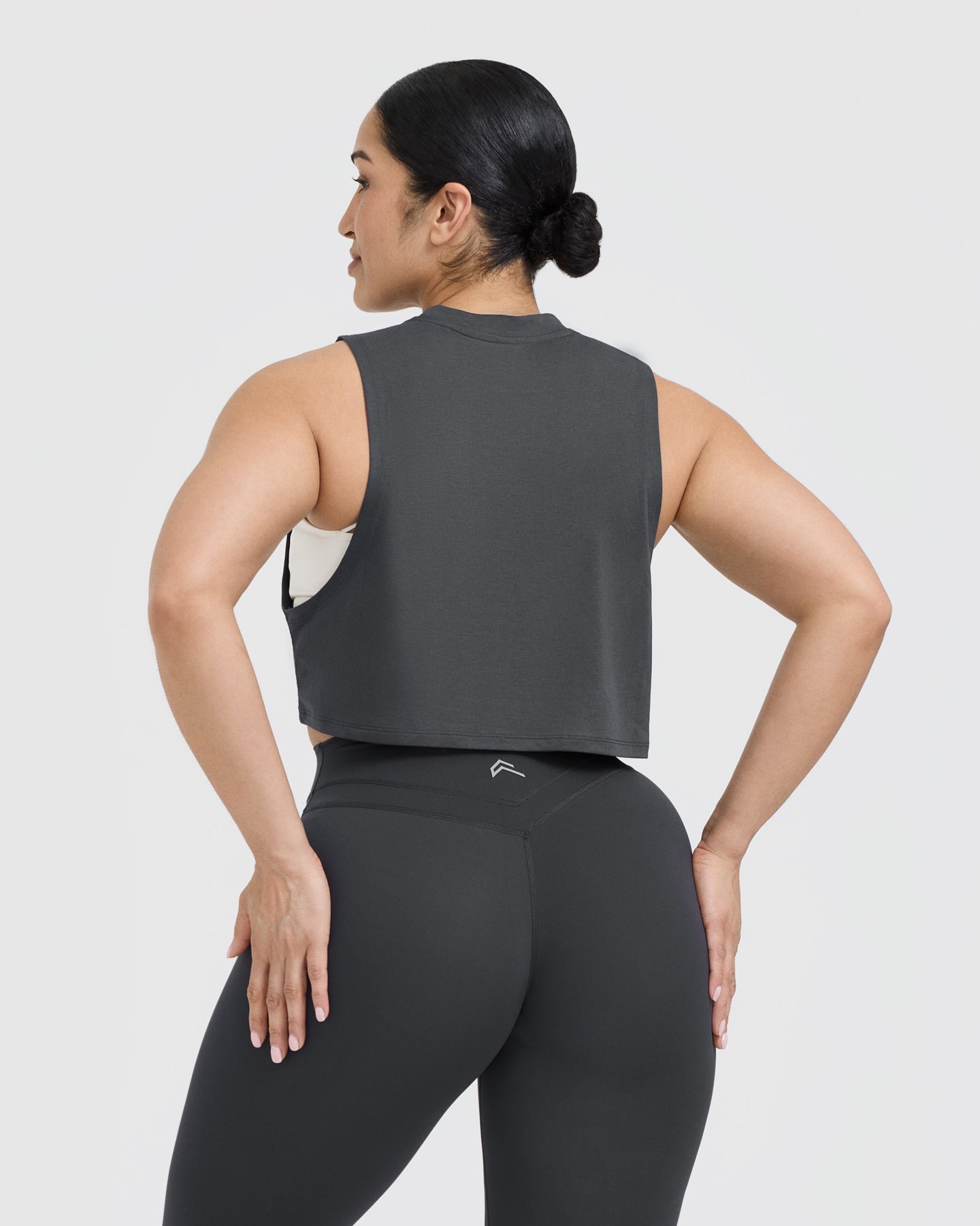 Alternative view of Go To Muscle Crop Tank | Coal