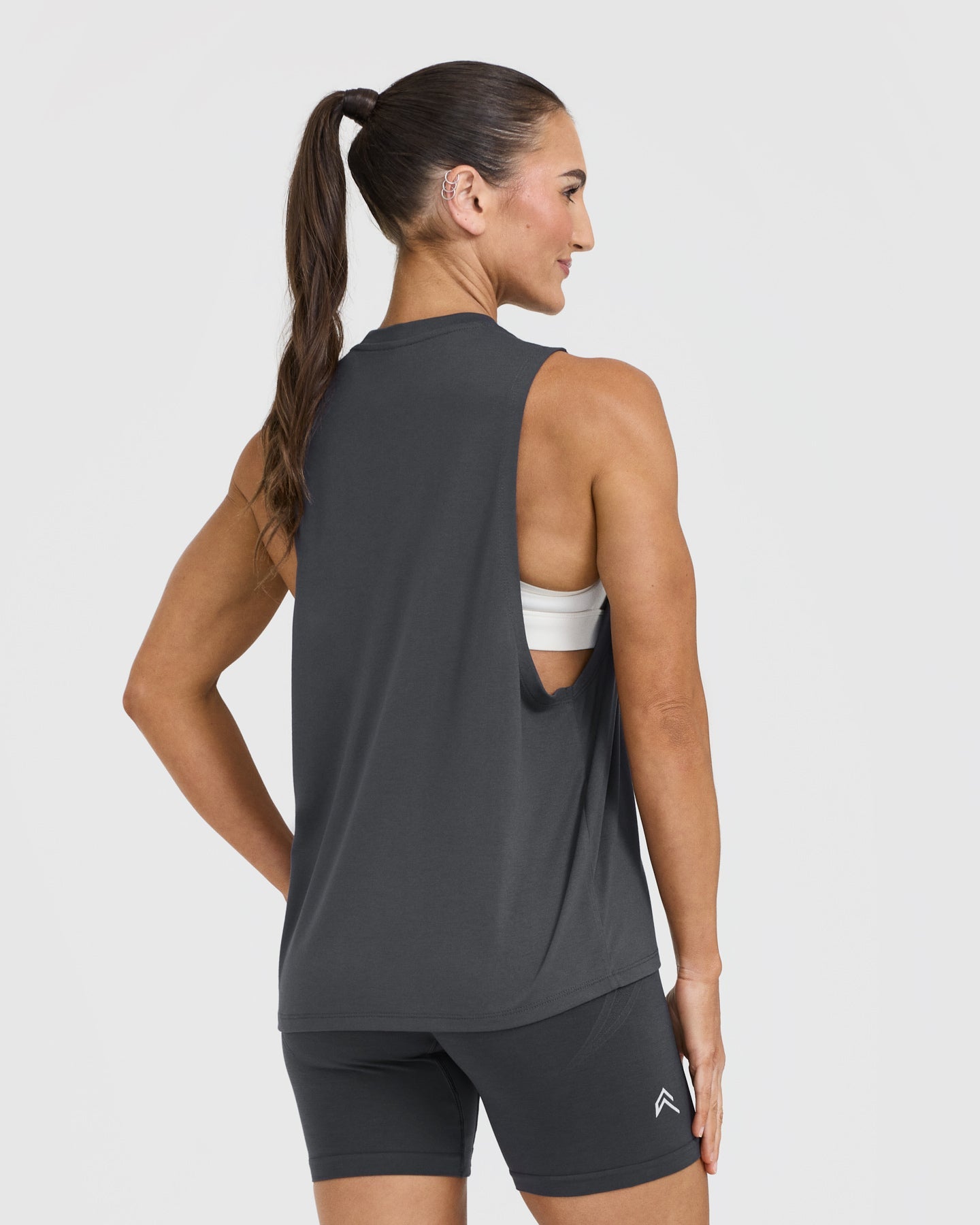 Alternative view of Go To Muscle Tank | Coal