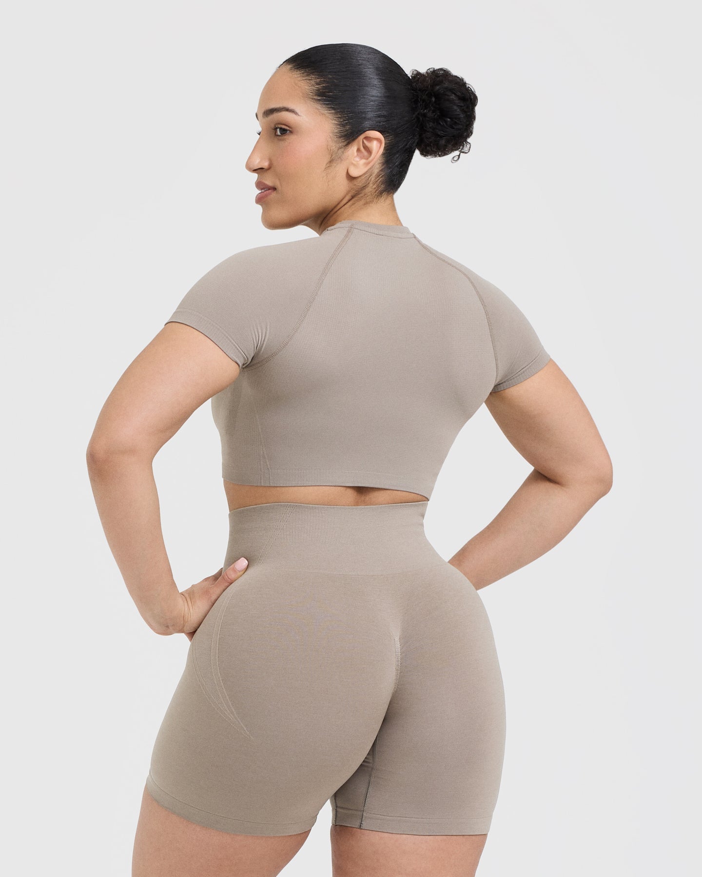 Alternative view of Go To Seamless Fitted Crop Top | Minky