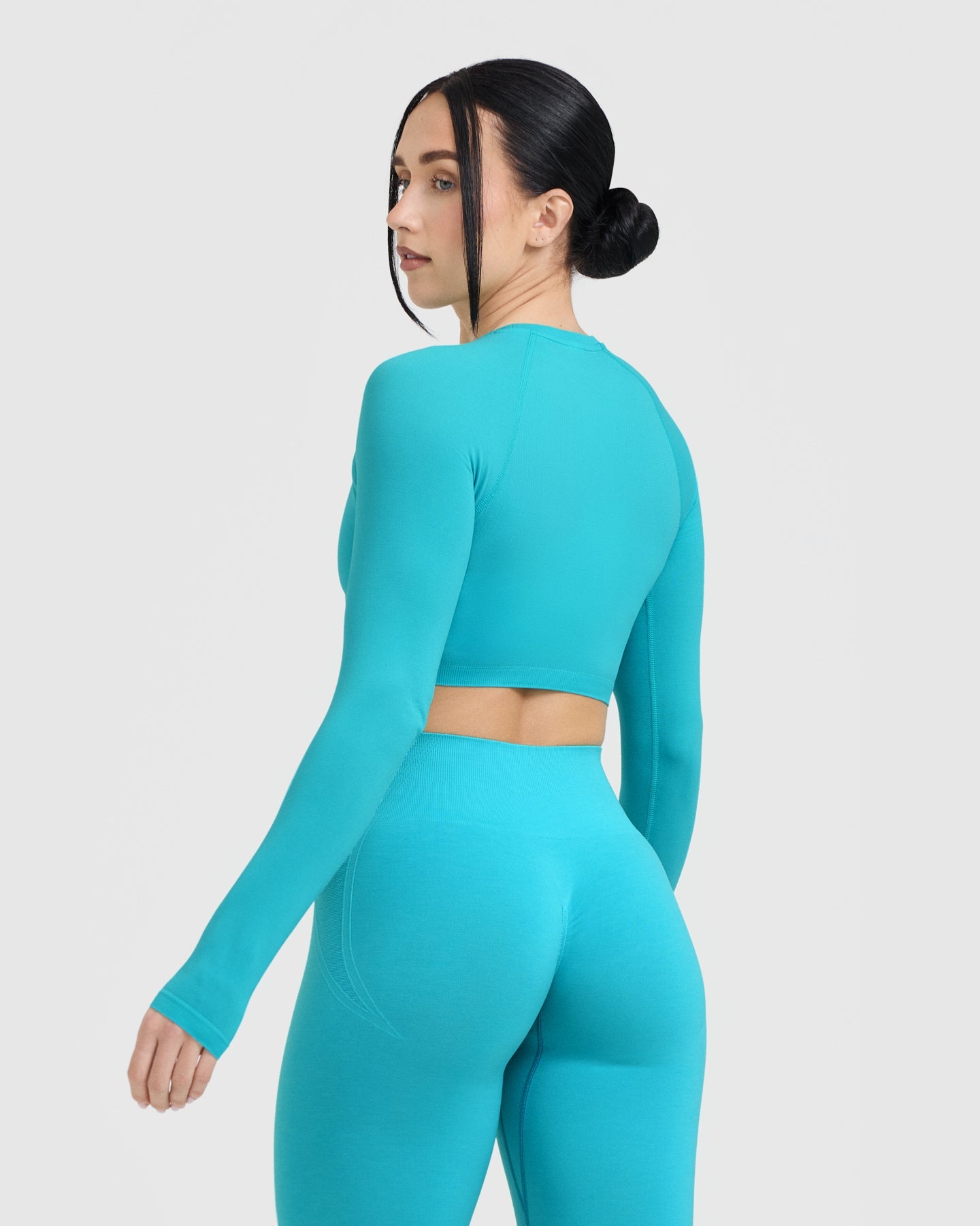 Alternative view of Go To Seamless Fitted Crop Long Sleeve Top | Aqua Blue