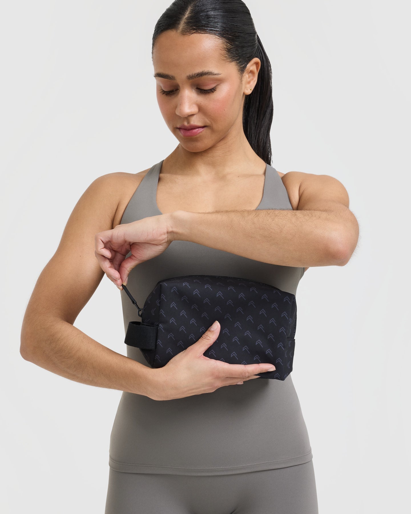 Alternative view of Small Monogram Washbag | Black