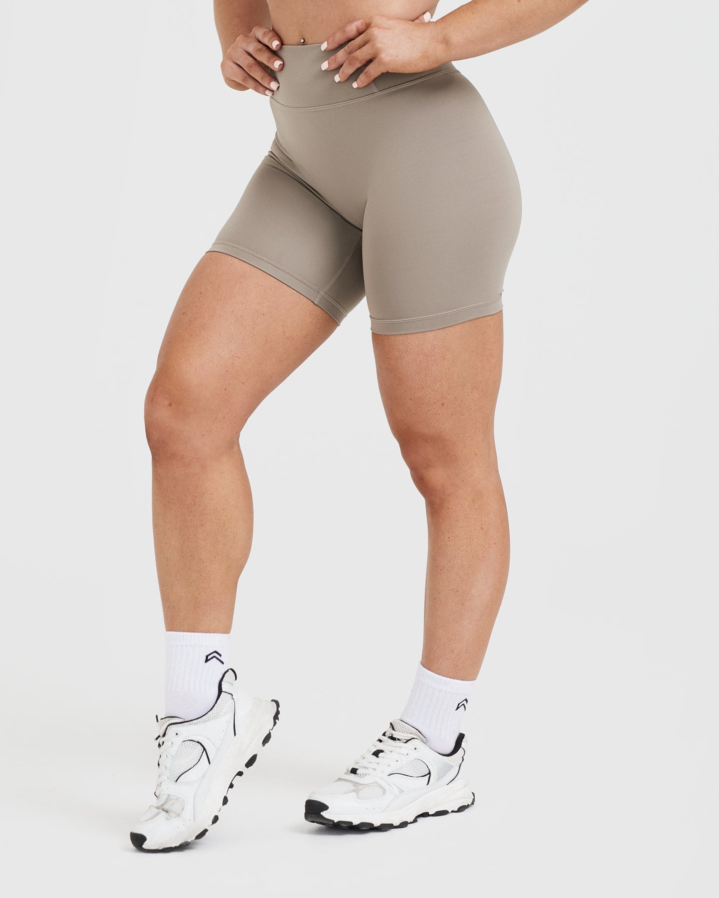 Timeless High Waisted Shorts 6" | Minky - Image 3